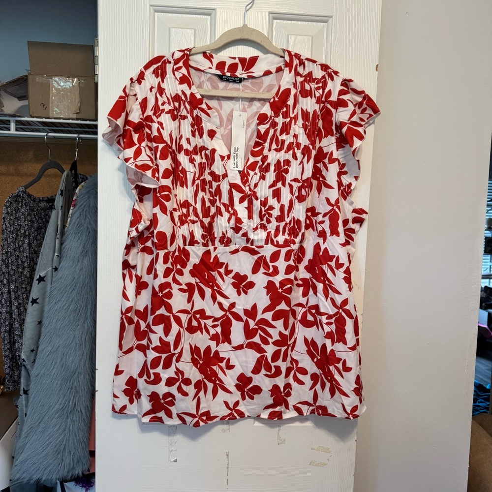 BloomChic Scarlet and Ivory Floral Top